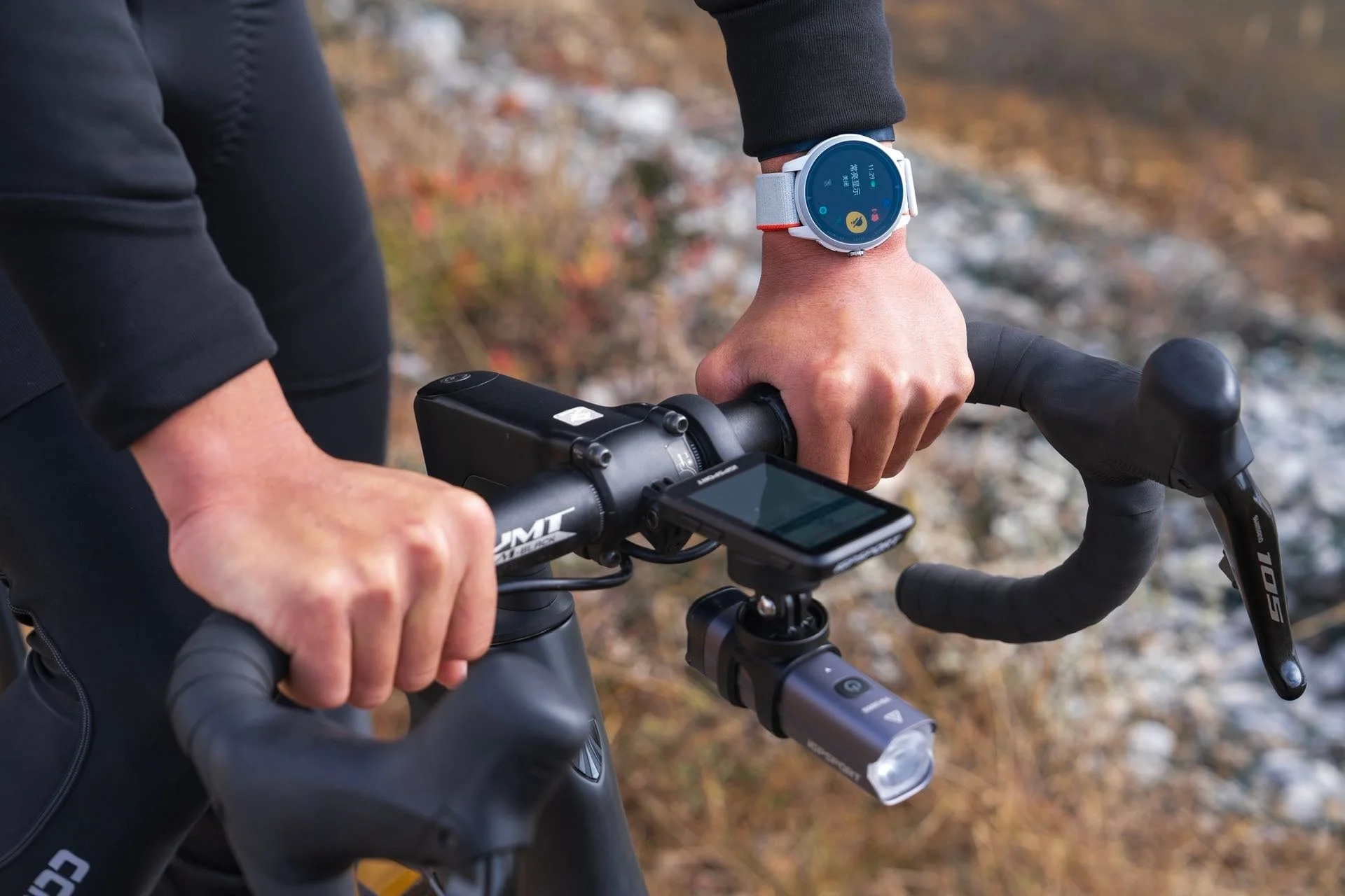 サイクリング中の手元