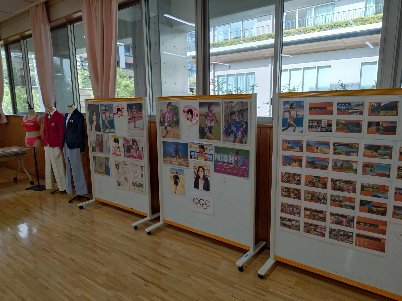 陸上グッズ展示