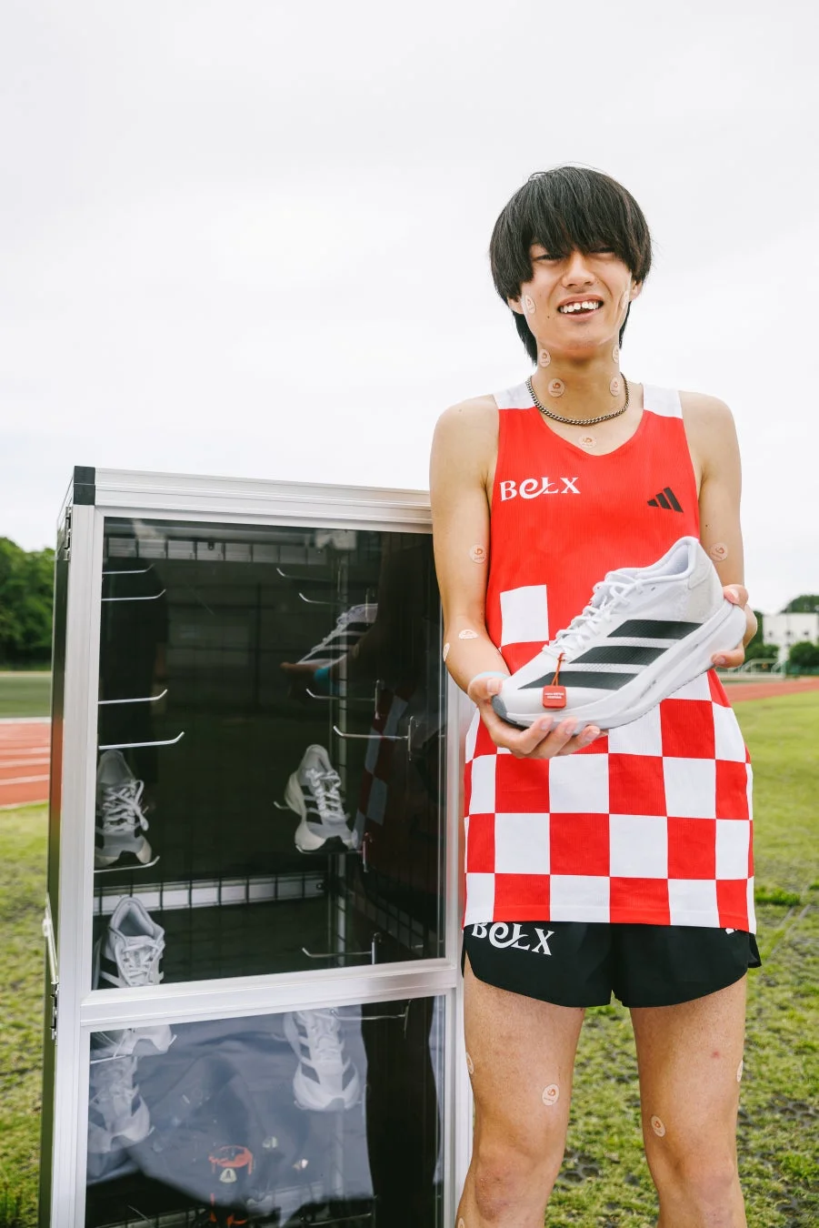 ナノメタックスコーティングが施されたシューズを持つ吉田響選手
